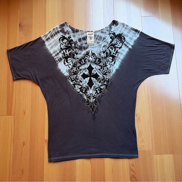 Vocal USA Tie-Dye Rhinestone Cross Top – Size M - Picture 6 of 13